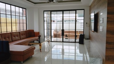 1762833902-1512 หลังG_๒๐๑๒๒๗_0.jpg